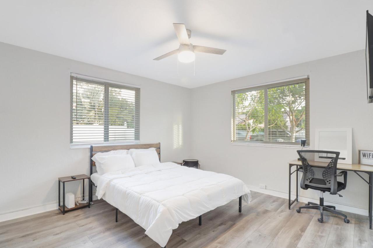 Spacious And Luxurious Home Centrally Located Between Miami And Ft. Lauderdale Мирамар Экстерьер фото
